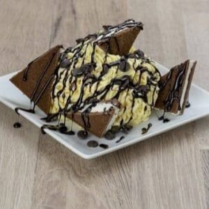 Mini-Spaghettieis Milchwaffel