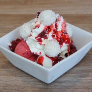 Kokos-Himbeer-Becher