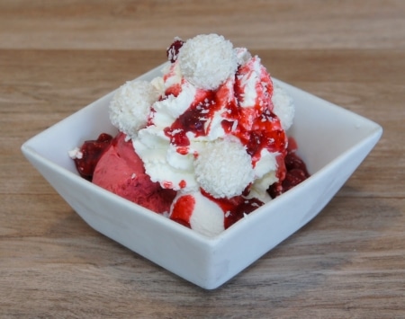 Kokos-Himbeer-Becher