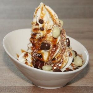 Frozen Yoghurt: Cranberry-Karamell